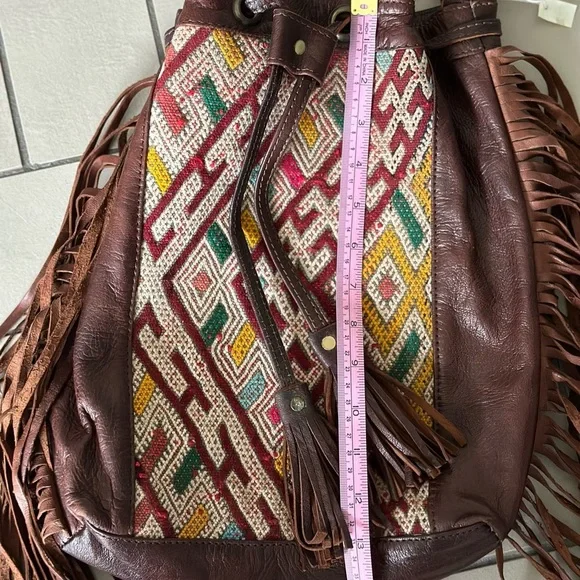 Moroccan Vintage cross body Kilim bag with fringe - Picture 5 of 7